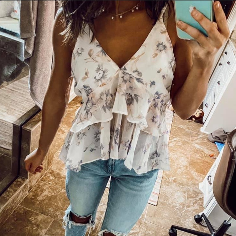 Perfect spring top!!!! SIZE MEDIUM